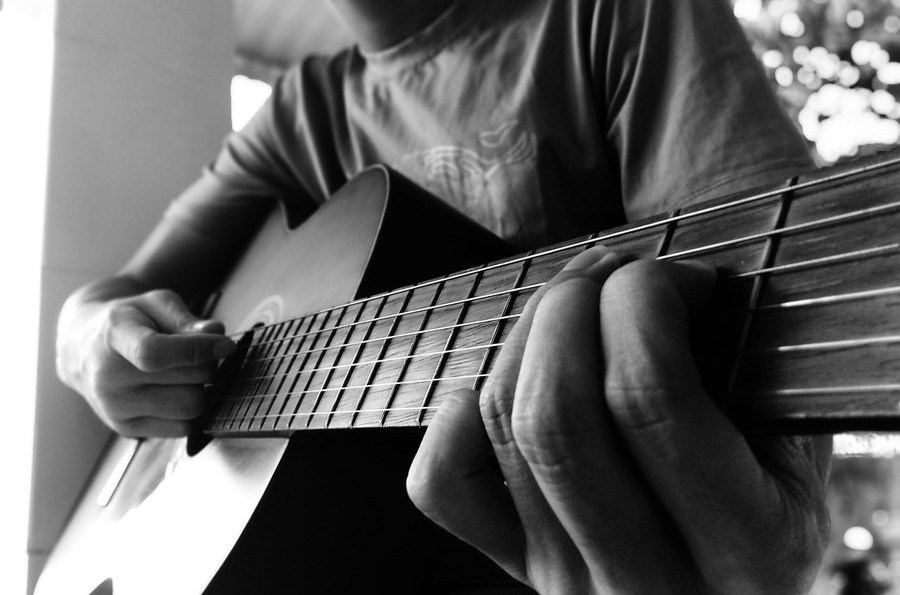 Best Way to Learn Guitar at Home