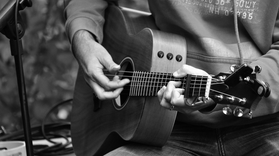 Mental Health Benefits of Playing the Guitar