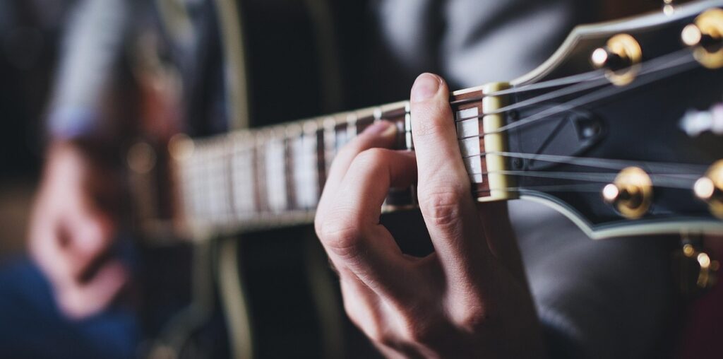 FG800M The Iconic Beginner's Acoustic Guitar Review